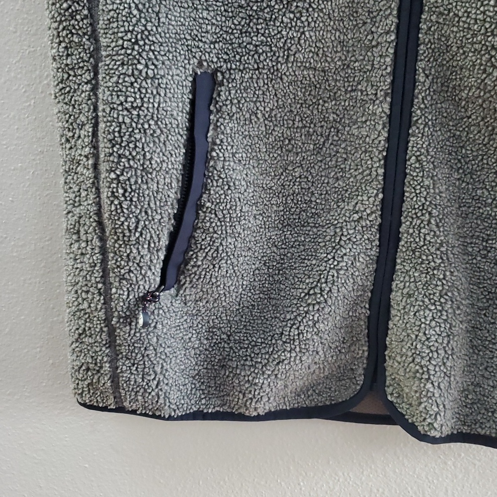 Brooks Brothers Teddy Fleece Vest - Picture 3 of 8